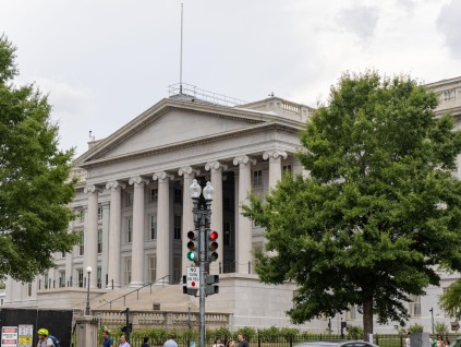 美国未偿还国债创新高 截至今年11月超过30万亿美元