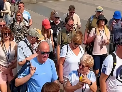 美国政府计划对免签游客进行强制社交媒体审查