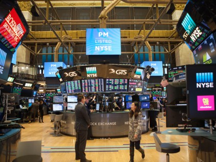 甲骨文惨跌拖累科技股下跌 道指强劲反弹400点创下新高