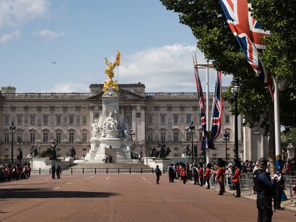 英国政府四大经济和统计要职招聘受挫 因薪酬及政治争议