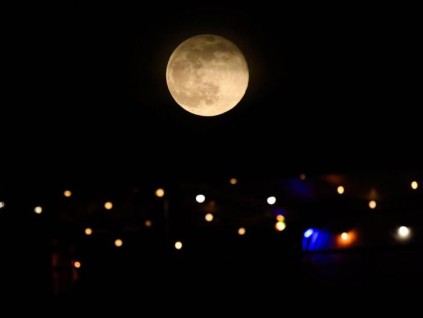 俄罗斯计划2036年前月球部署核电站 为其科研站供电