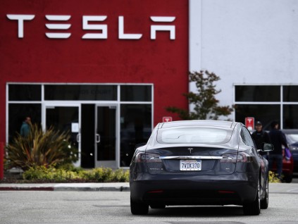 特斯拉12月英国销量同比下滑29% 2025年全球霸主将易主比亚迪