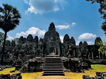 柬埔寨6月中对中国游客试行入境免签四个月