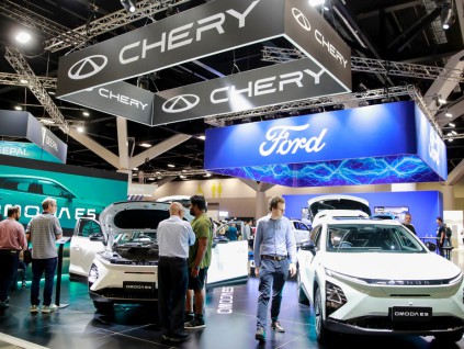 特朗普施政善变 美国亲密盟友向华靠拢释放重大信号