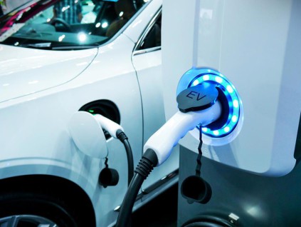 中国电动汽车充电设施破2000万台 全球最多19省乡乡覆盖