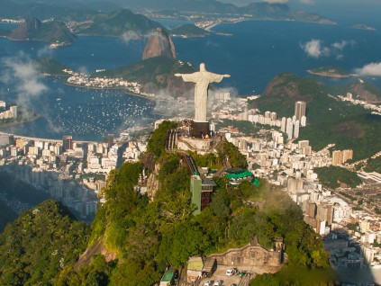 巴西总统宣布对中国公民免除某些类别短期签证要求