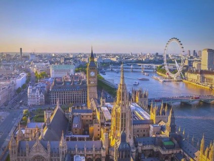 各国推出财政刺激配套 驱动增长但恐推高债务