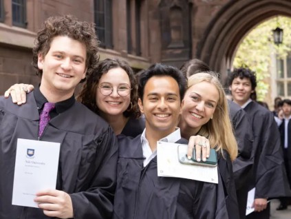 美国耶鲁大学免学费新政 惠及年收20万美元以下家庭