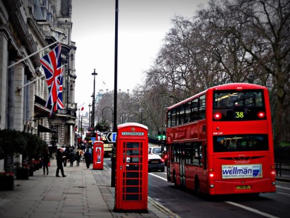 服务业等行业带动 2025年英国经济增长1.3%