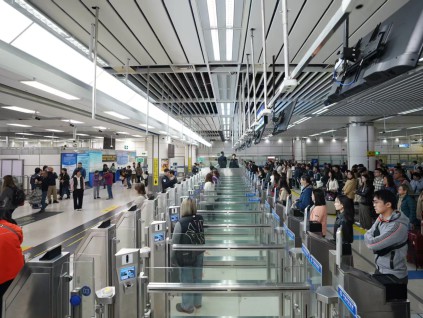 中国对加拿大及英国公民持普通护照实施免签入境至年底