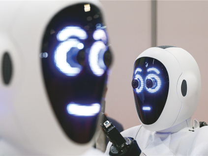 英国将收紧AI监管 强制聊天机器人遵守在线安全法案