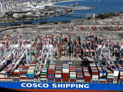 关税大棒挥向全球 美国去年商品贸易逆差仍创新高