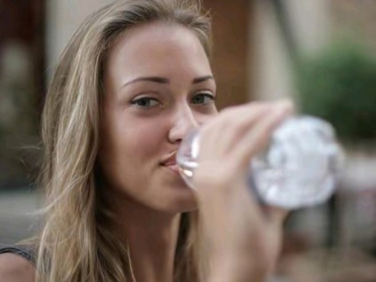 英法研究：全球塑料危机对人类构成健康危害