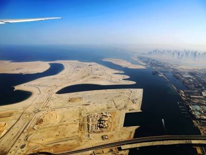 波斯湾空域关闭旅客损失惨重 机票高价料持续多月