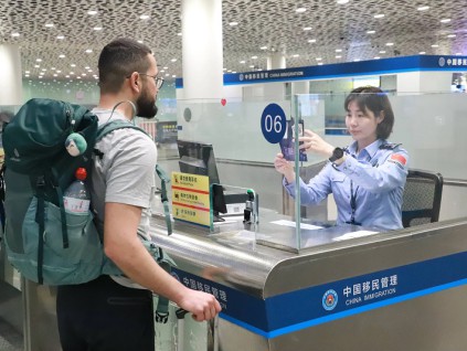 国家移民管理局：首季度免签入境外国人次同比增近三成