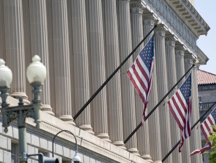 美国CEO信心暴跌：供应链与能源忧虑加剧拖累经济
