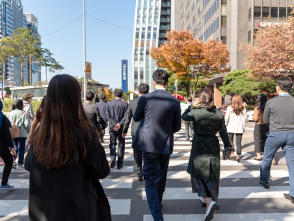 政府喊口号韩国工时逐年下降 排名却牢牢卡在「辛酸榜」