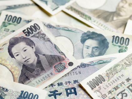 受中东局势影响 日元兑美元汇率跌至近40年来新低