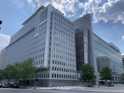 世界银行吁发展中国家用AI改善治理 否认将落后于时代