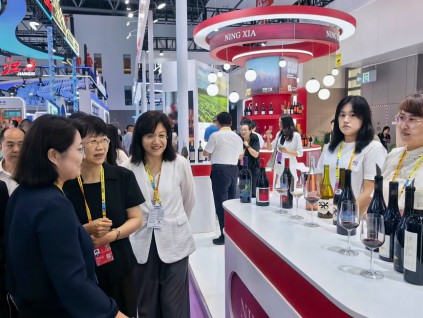 中国对外投资存量达3.4万亿美元 规模连9年「全球第三」