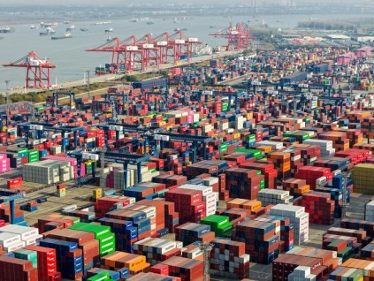 全国前三季外贸增长18.8% 9月进出口首超5万亿元