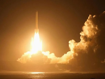 日本火星卫星探测器发射成功 将首次采集样本带回地球
