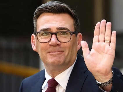 英国首相不排除与欧盟恢复人员自由流动等达成协议
